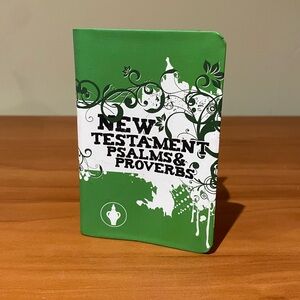 ⭐️Pocket New Testament Bible⭐️
